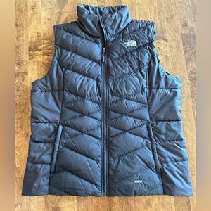 The North Face women’s puffer vest, XL
